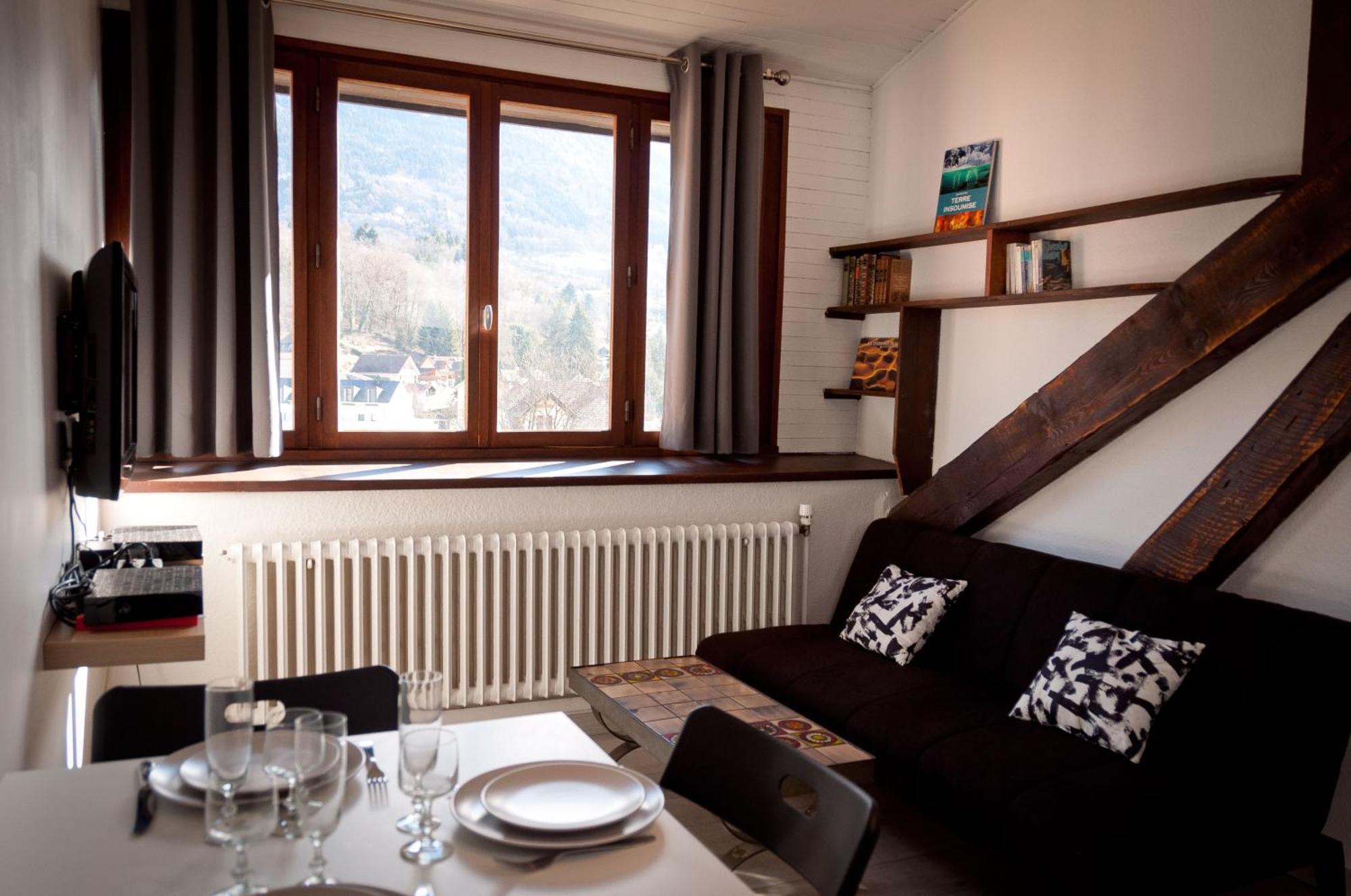Le T2 Douillet D'Uriage - Residence Le Louvre - Cure Thermale Uriage- Proche Chamrousse - Jusqu'A 3 Personnes - Region Agreable En Toute Saison Vaulnaveys-le-Haut Buitenkant foto